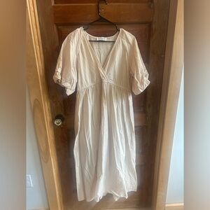 The Lullaby Club- off white/beige maxi dress. Tie in the back. Size M/L